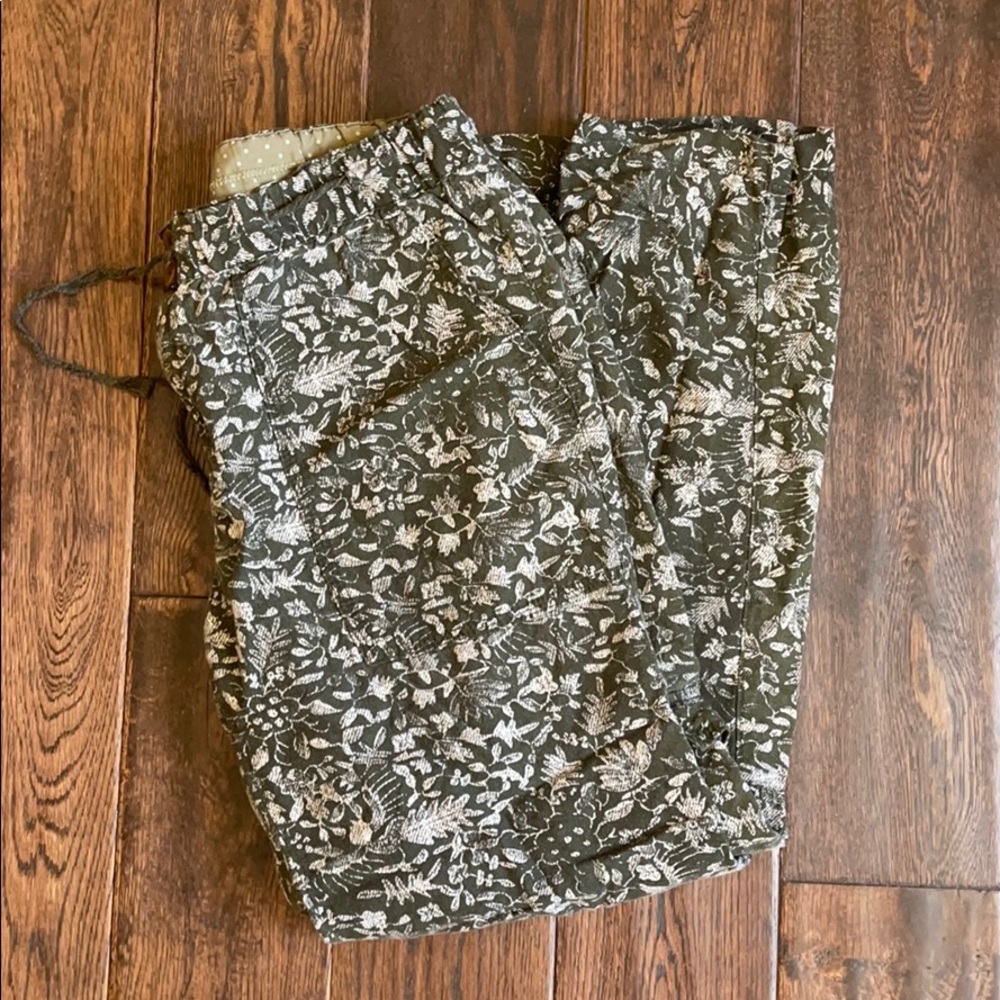 ANTHROPOLOGY HEI HEI beach pants size 8 cropped